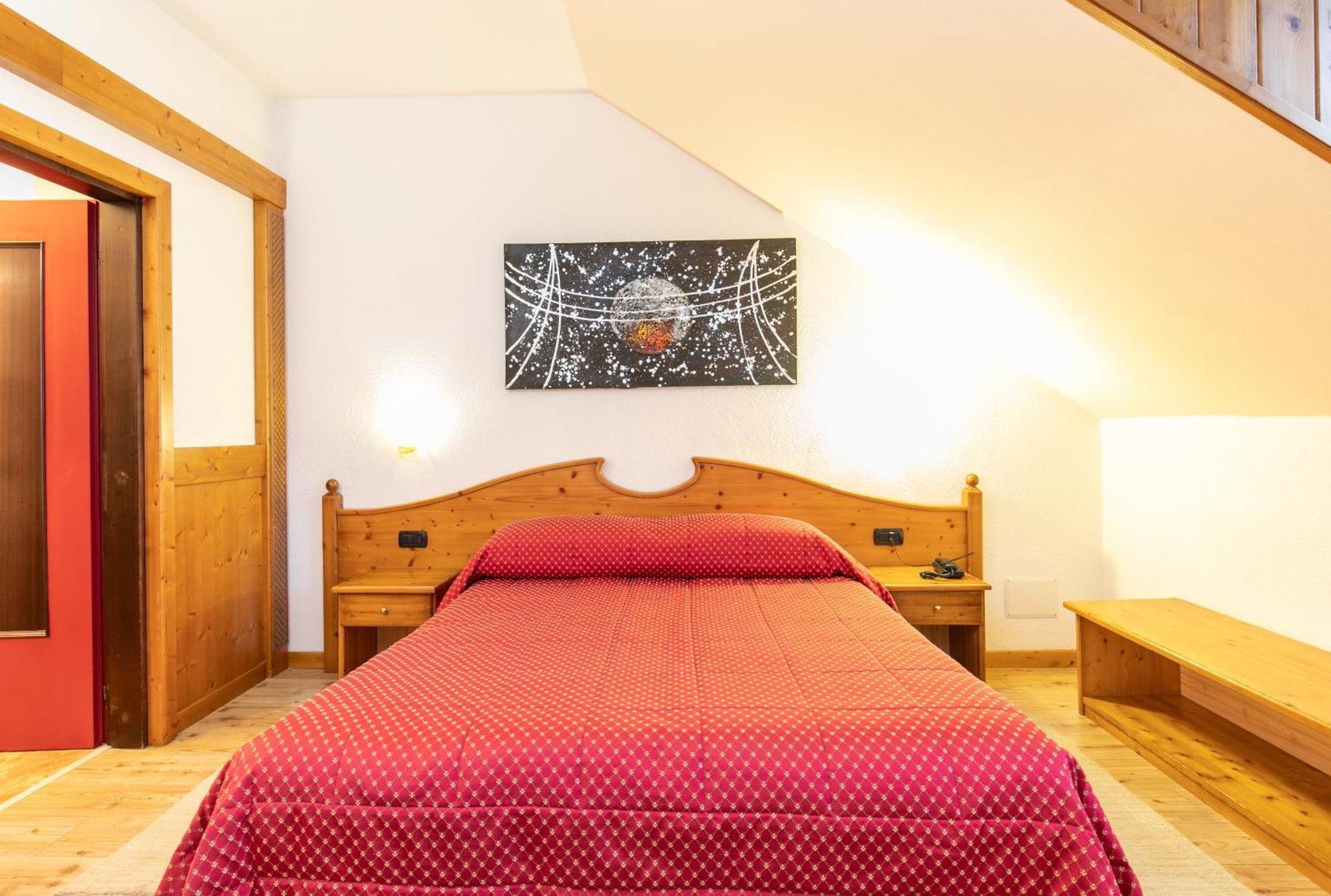 סן מרקו די קסטרוזה G. Hotel Des Alpes מראה חיצוני תמונה