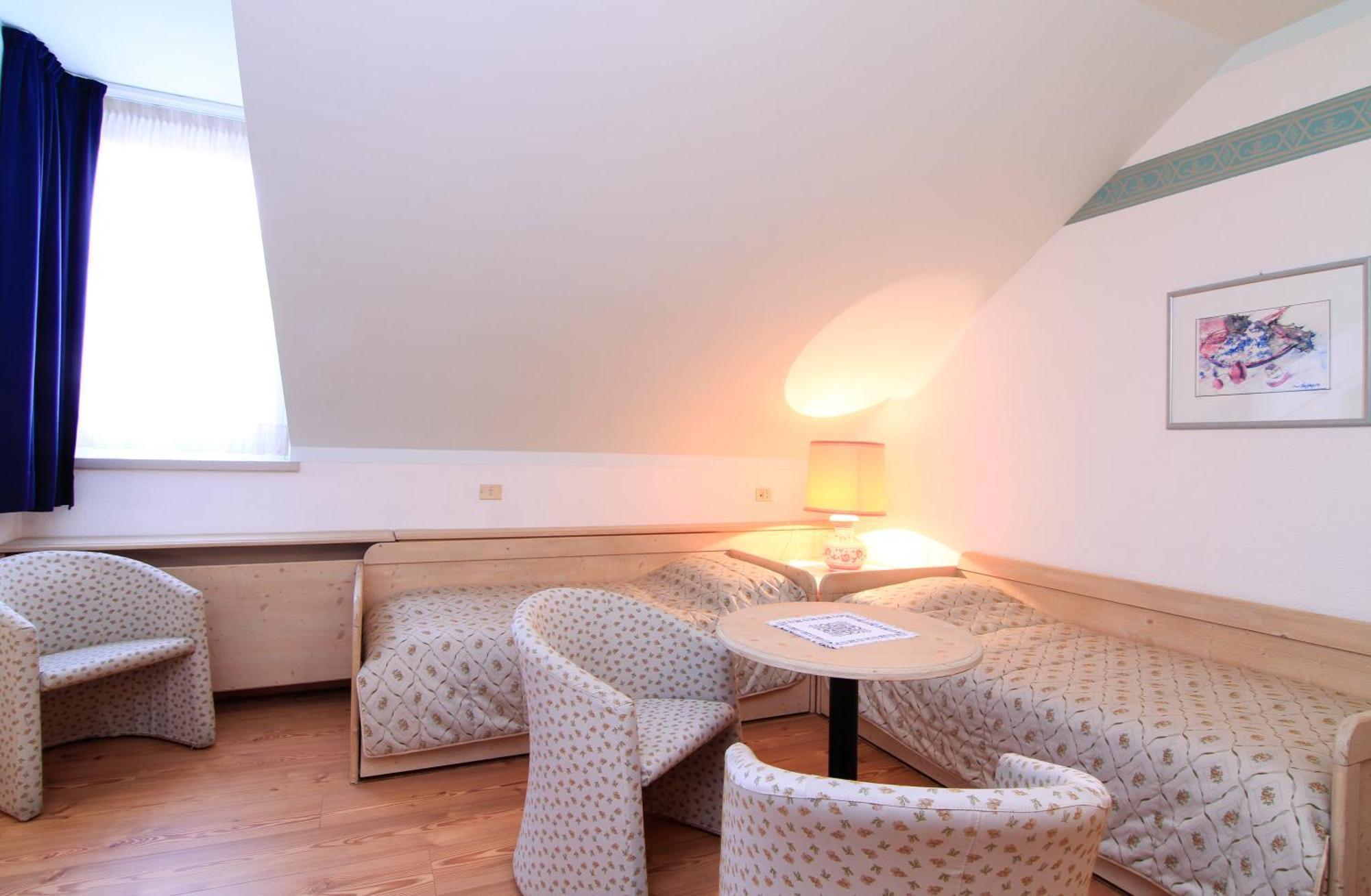 סן מרקו די קסטרוזה G. Hotel Des Alpes מראה חיצוני תמונה