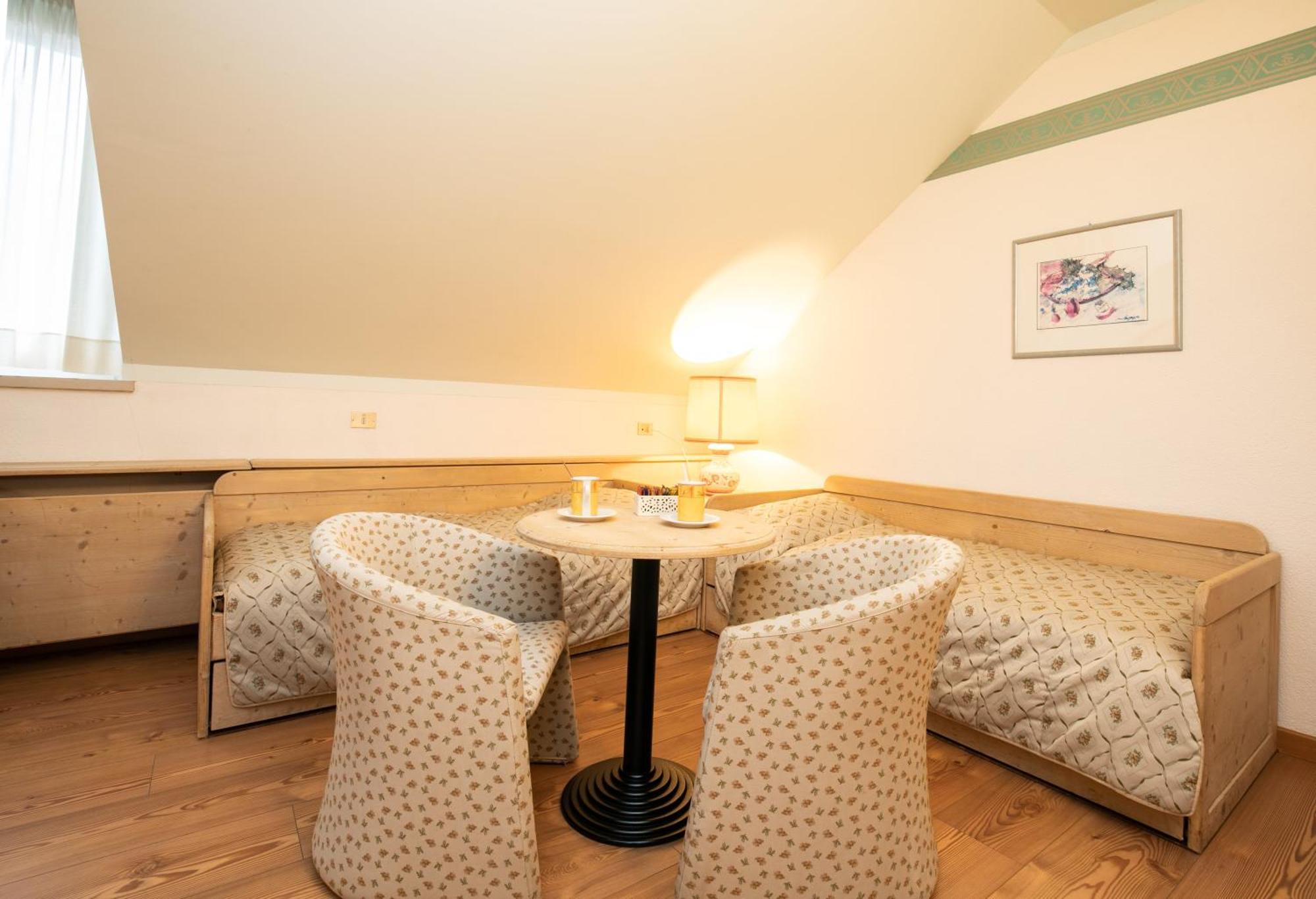 סן מרקו די קסטרוזה G. Hotel Des Alpes מראה חיצוני תמונה