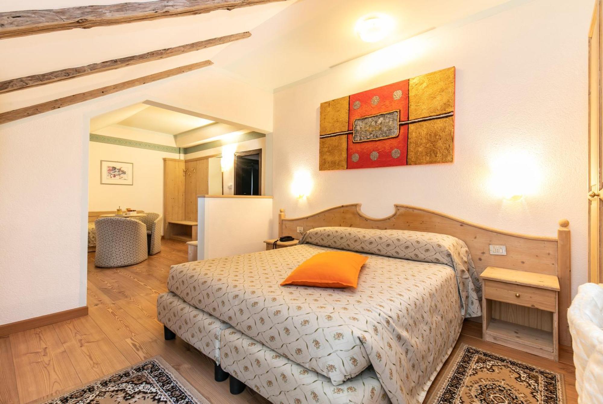 סן מרקו די קסטרוזה G. Hotel Des Alpes מראה חיצוני תמונה