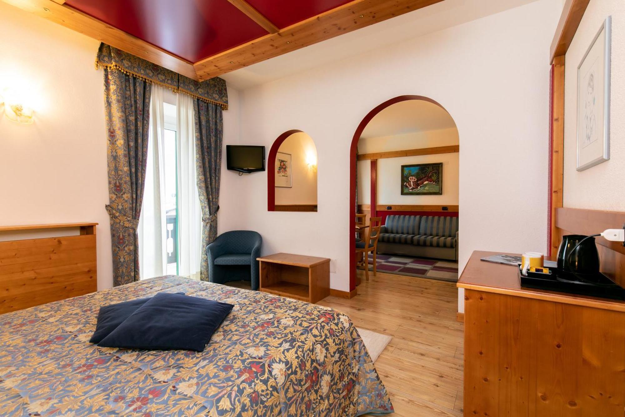 סן מרקו די קסטרוזה G. Hotel Des Alpes מראה חיצוני תמונה
