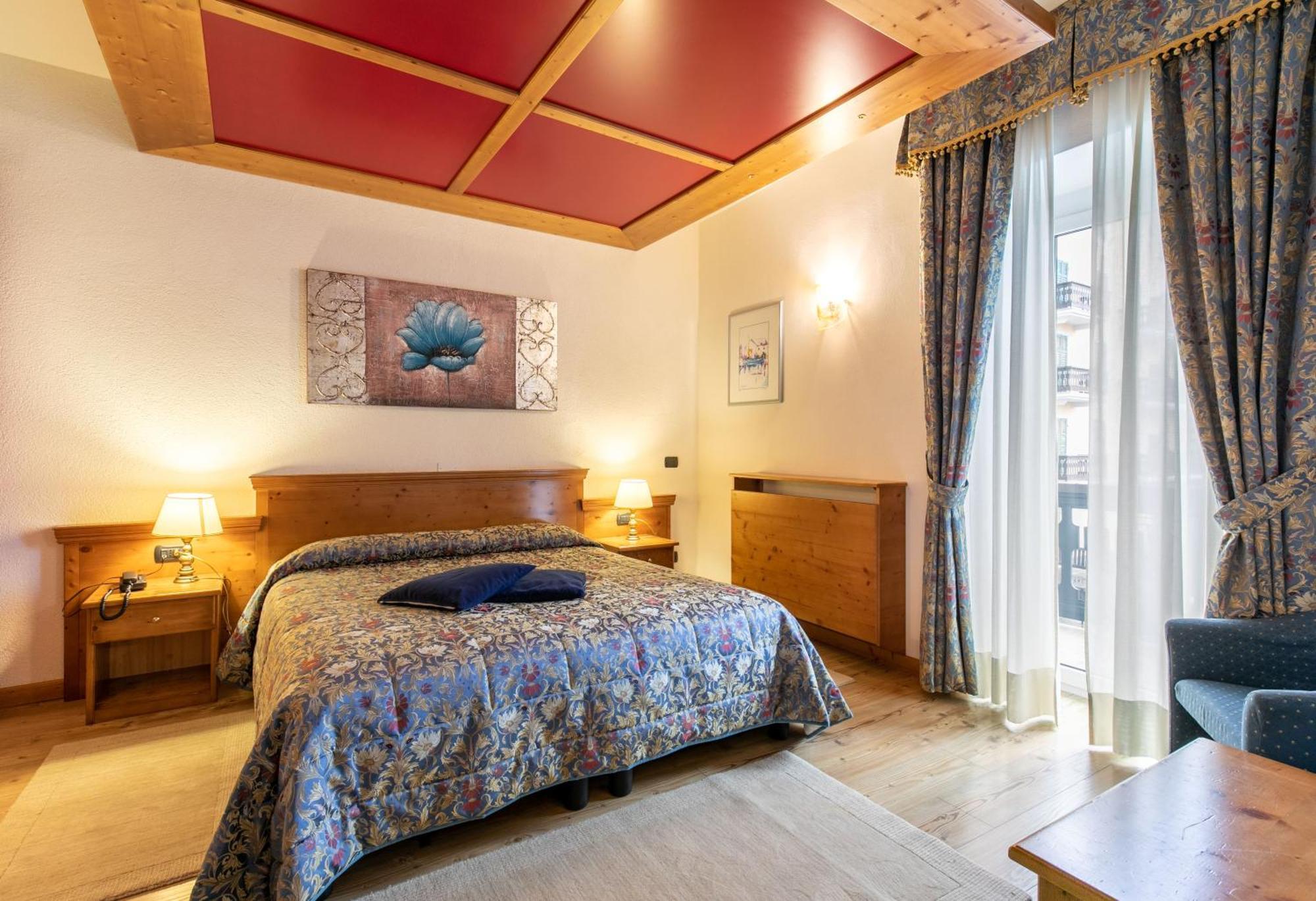 סן מרקו די קסטרוזה G. Hotel Des Alpes מראה חיצוני תמונה