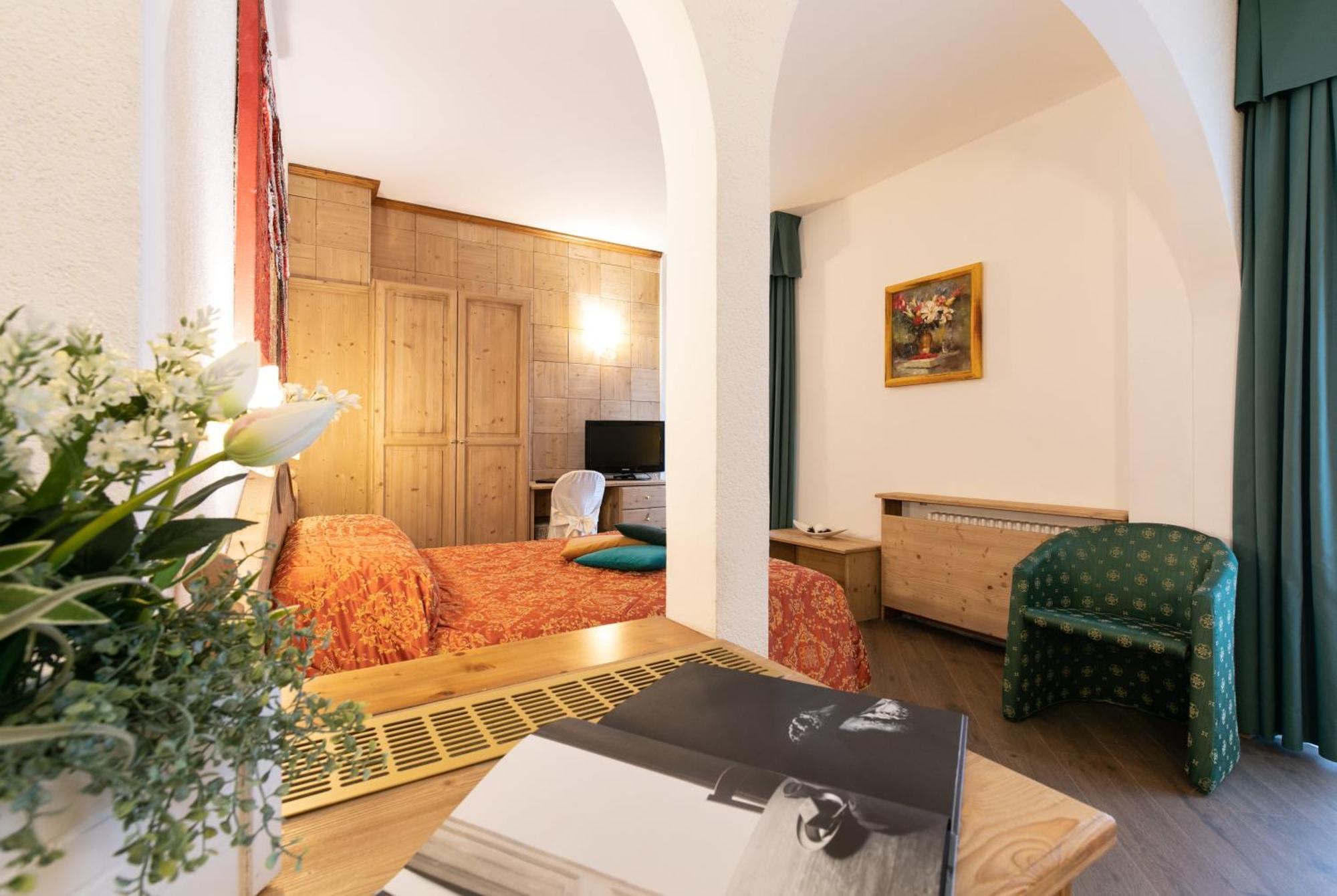 סן מרקו די קסטרוזה G. Hotel Des Alpes מראה חיצוני תמונה