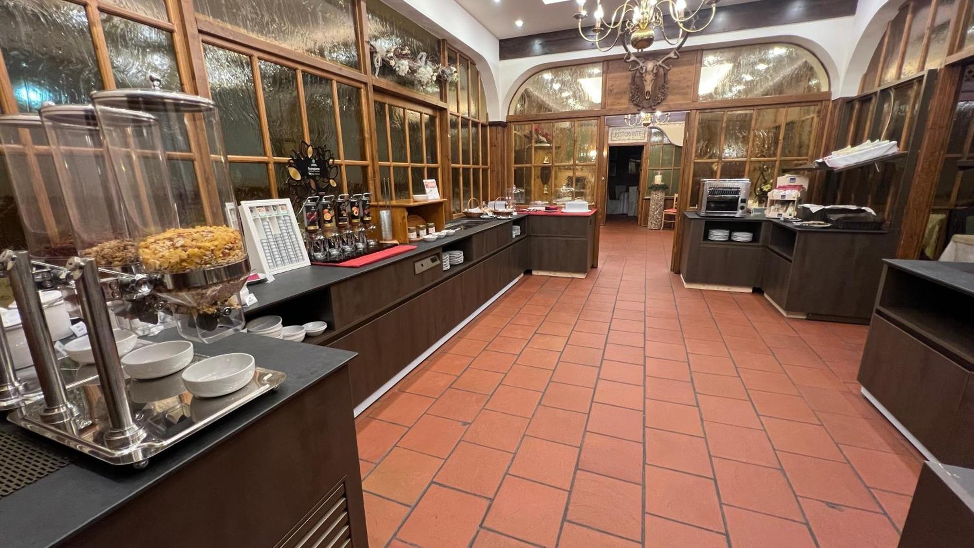 סן מרקו די קסטרוזה G. Hotel Des Alpes מראה חיצוני תמונה